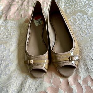 COLE HAHN Beige Peep-Toe Flats